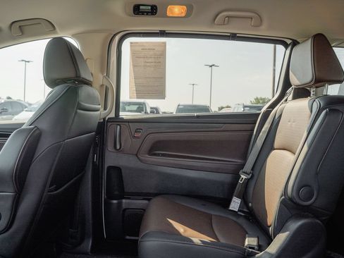Used 2025 Honda Odyssey Elite image 23