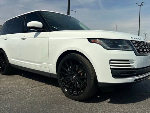 Used 2018 Land Rover Range Rover HSE image 10