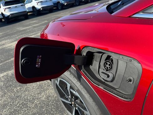 New 2026 Chevrolet Equinox EV LT image 31