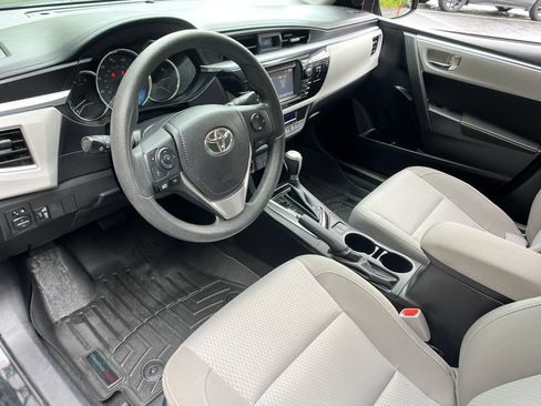 Used 2015 Toyota Corolla LE FWD image 10