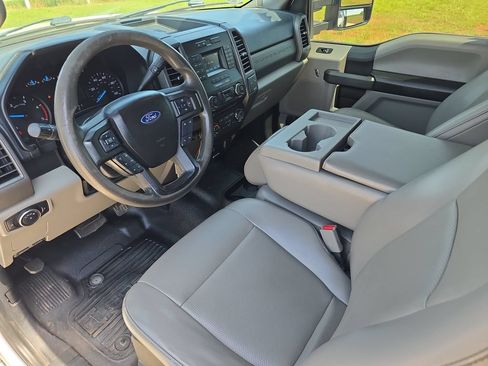 Used 2017 Ford F350 XL w/ Power Equipment Group RWD image 17