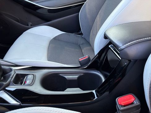 Used 2022 Toyota Corolla XSE image 2