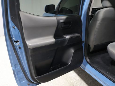 Used 2019 Toyota Tacoma SR5 image 19