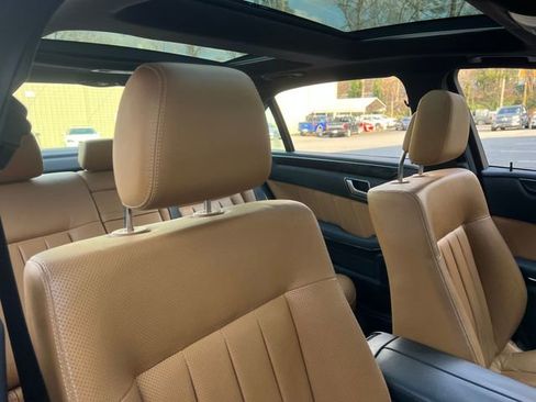 Used 2013 Mercedes-Benz E 350 4MATIC Sedan image 34