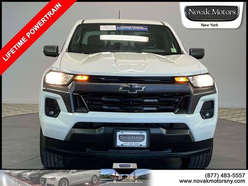 Used 2023 Chevrolet Colorado LT AWD/4WD image 2