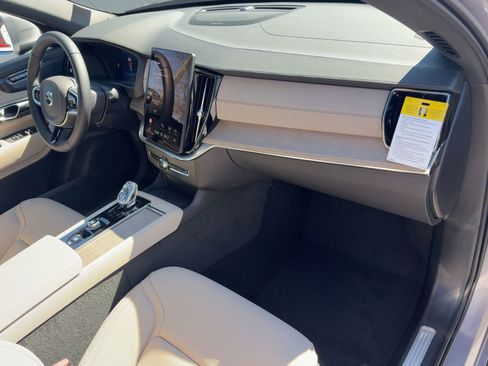 New 2026 Volvo XC90 B6 Plus w/ Protection Package Premier image 31