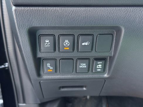 Used 2020 Nissan Pathfinder SL AWD/4WD image 17