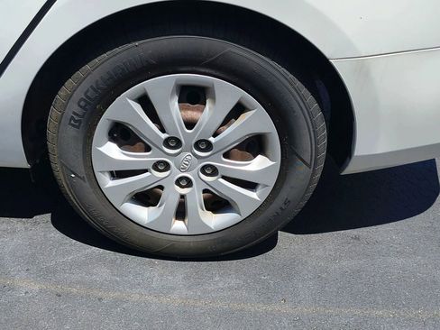 Used 2012 Kia Forte LX image 19