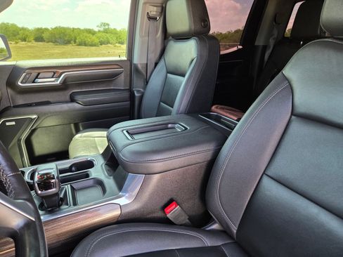 Used 2022 Chevrolet Silverado 1500 RST AWD/4WD image 29