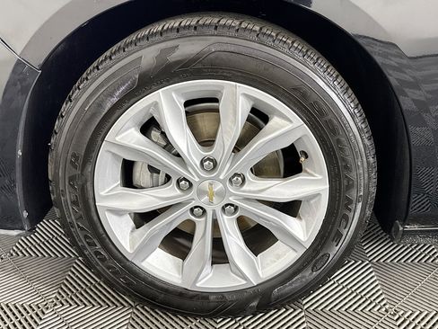 Used 2025 Chevrolet Malibu LT image 36