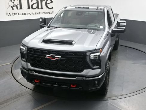 New 2026 Chevrolet Silverado 2500 ZR2 w/ LPO, Dark Essentials Package AWD/4WD image 24