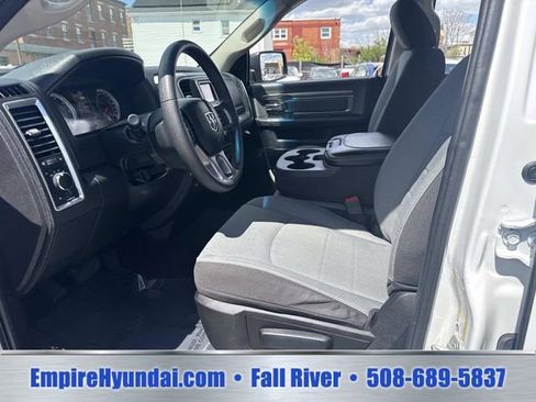 Used 2024 RAM 1500 Classic SLT AWD/4WD image 18