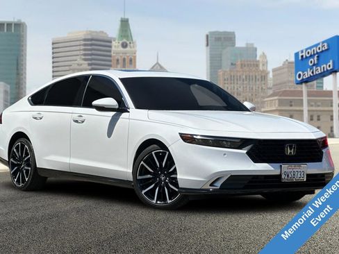 Used 2025 Honda Accord Touring image 3