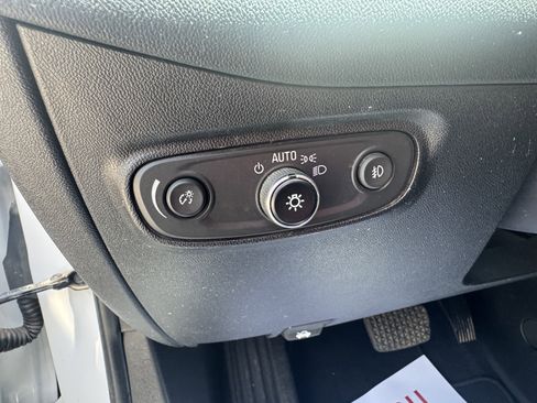 Used 2018 Chevrolet Equinox Premier AWD/4WD image 17