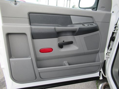 Used 2008 Dodge Ram 1500 Truck SLT image 9