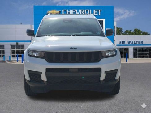 Used 2023 Jeep Grand Cherokee L Laredo image 9
