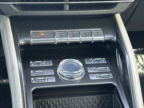 Used 2024 Lincoln Nautilus Reserve image 15