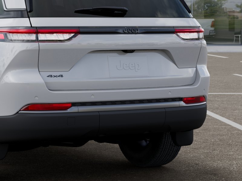 New 2026 Jeep Grand Cherokee Altitude AWD/4WD image 13