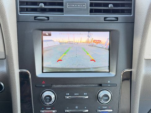 Used 2015 Lincoln Navigator L 4WD image 22