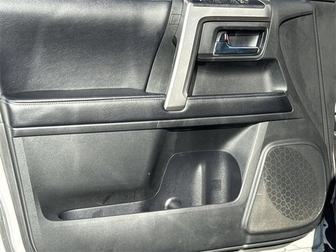 Used 2016 Toyota 4Runner SR5 image 10