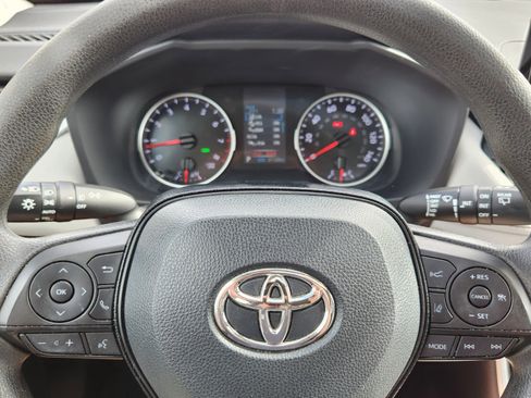 Certified 2021 Toyota RAV4 XLE image 18