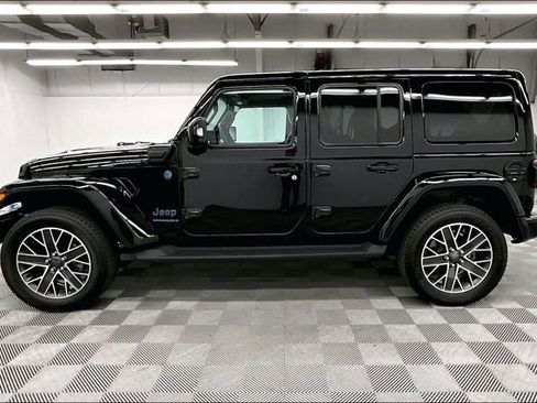 Used 2023 Jeep Wrangler Unlimited Sahara image 14