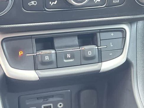 Used 2022 GMC Terrain SLE w/ Driver Convenience Package FWD image 16