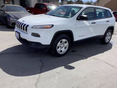 Used 2017 Jeep Cherokee Sport w/ Trailer Tow Group image 19