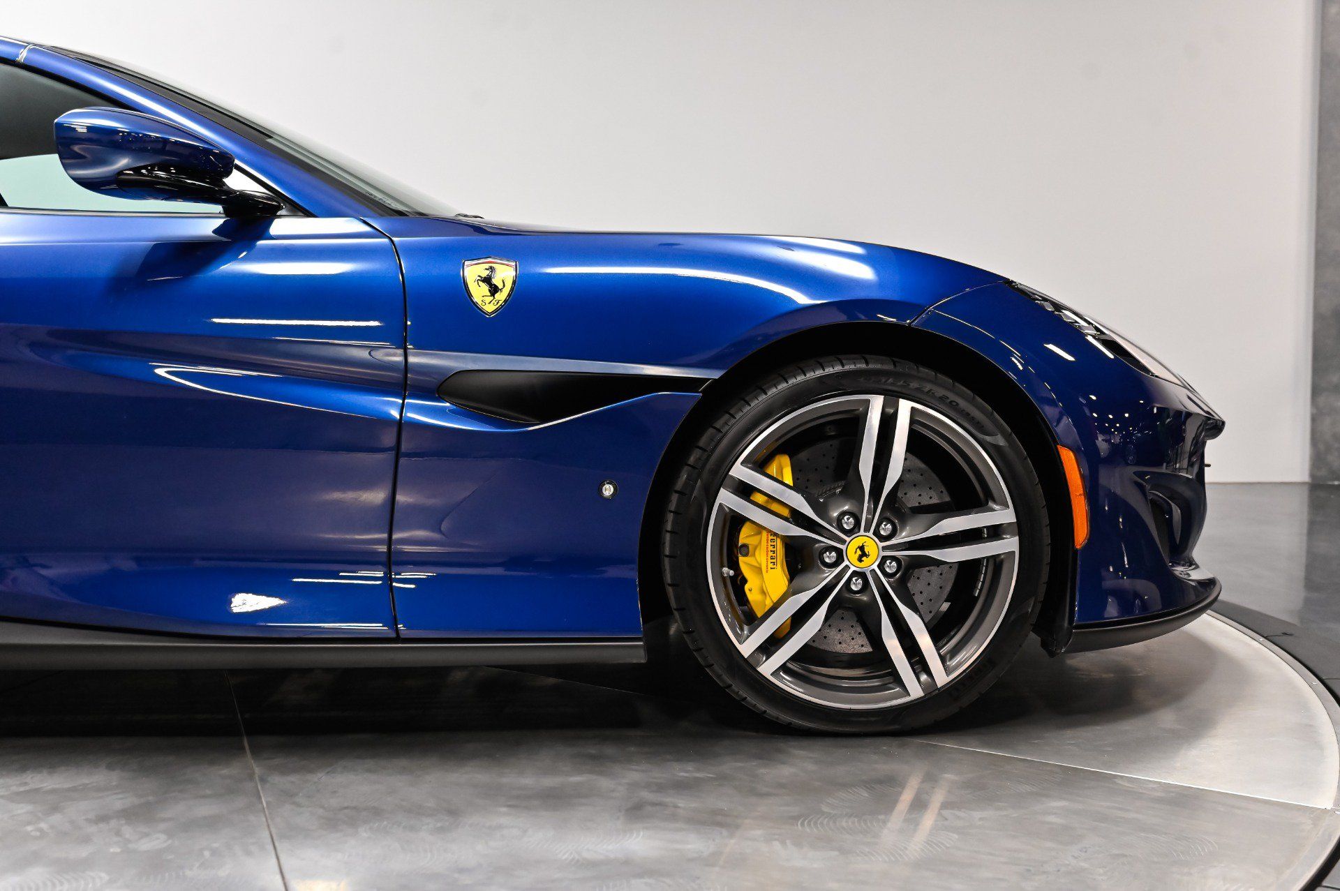 Used 2019 Ferrari Portofino RWD image 19