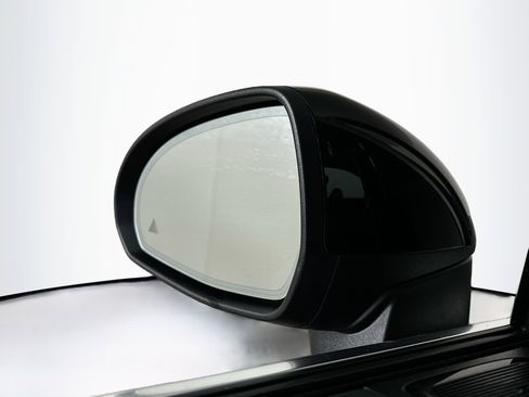 Used 2024 Mercedes-Benz GLC 300 image 16