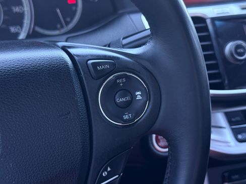 Used 2015 Honda Accord Touring image 14