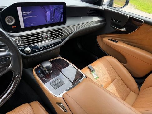 Certified 2023 Lexus LS 500 AWD w/ Interior Upgrade Package image 33