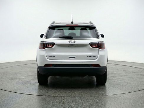 Used 2025 Jeep Compass Trailhawk image 7