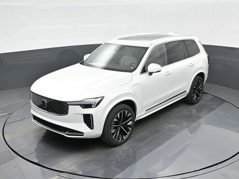 New 2026 Volvo XC90 T8 Plus w/ Protection Package Premier image 22