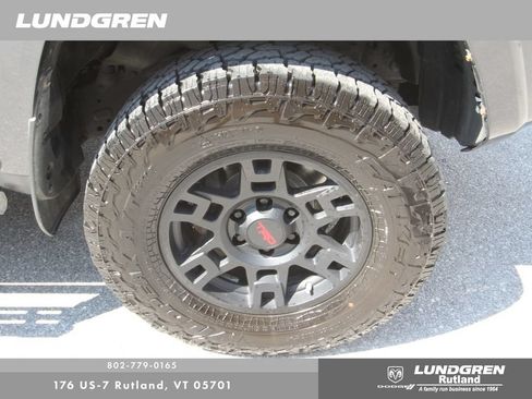 Used 2021 Toyota 4Runner TRD Off-Road Premium w/ Moonroof Package AWD/4WD image 24