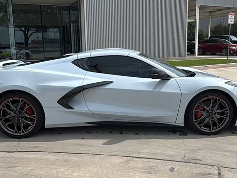 Used 2023 Chevrolet Corvette Stingray Preferred Cpe w/ Z51 Performance Package RWD image 8