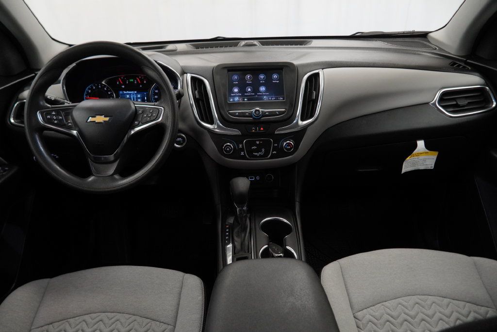 Certified 2024 Chevrolet Equinox LS w/ LS Convenience Package AWD/4WD image 3