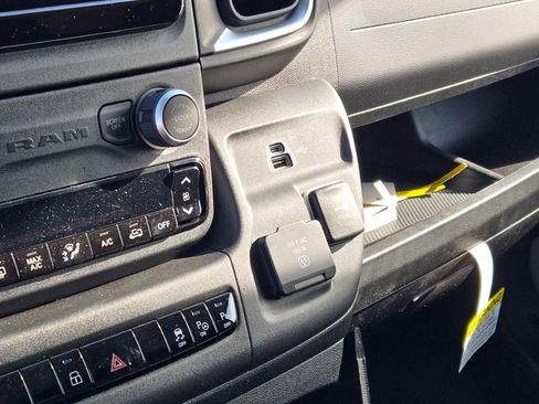 New 2025 RAM ProMaster 2500 w/ Quick Order Package 22G SLT image 15