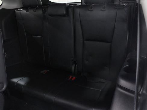 Used 2021 Toyota Highlander XLE image 21