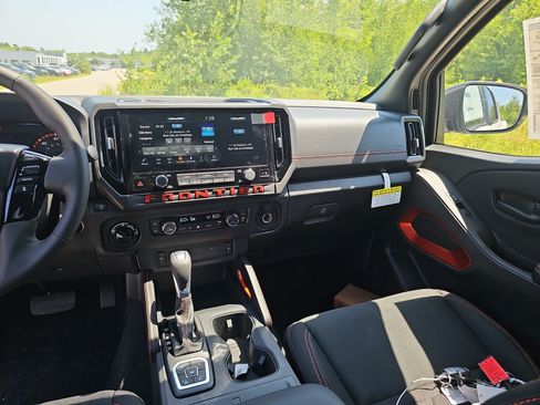New 2026 Nissan Frontier PRO-4X w/ Pro-4x Convenience Package AWD/4WD image 19