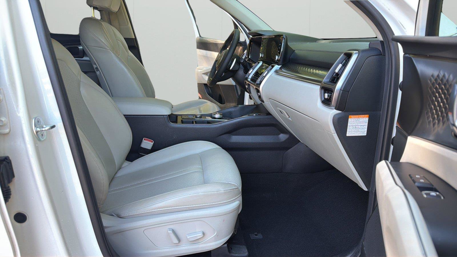 Used 2023 Kia Sorento EX FWD image 14