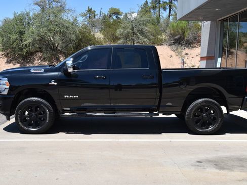 Used 2024 RAM 2500 Laramie AWD/4WD image 2