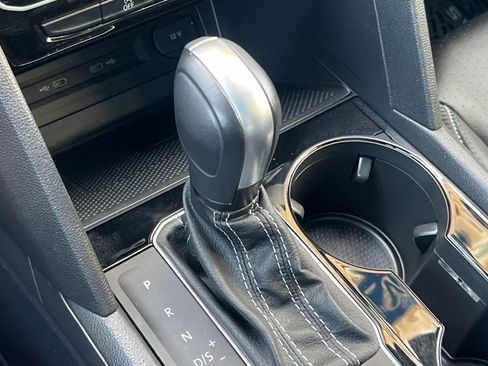 Used 2023 Volkswagen Atlas Cross Sport SEL image 21