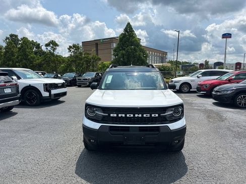 Used 2025 Ford Bronco Sport Outer Banks w/ Outer Banks Tech Package+ AWD/4WD image 2