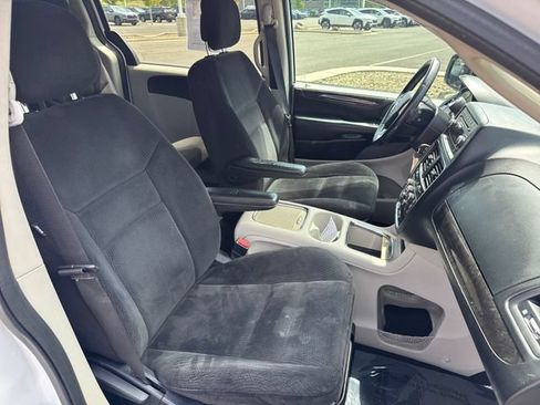 Used 2014 Dodge Grand Caravan SXT w/ Rear Park Assist Package FWD image 17