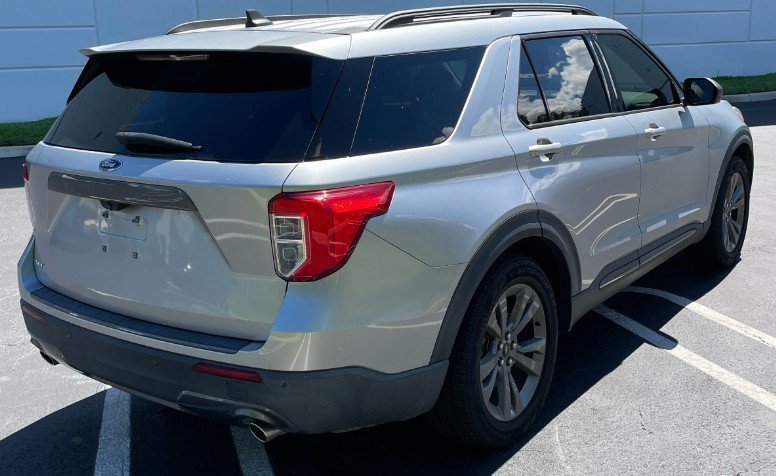 Used 2021 Ford Explorer XLT w/ Equipment Group 202A RWD image 4