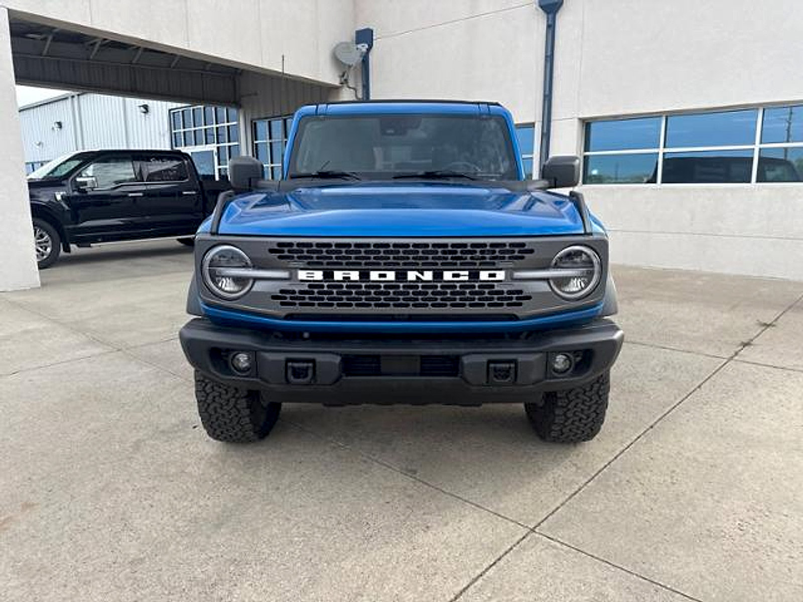 Used 2023 Ford Bronco Badlands AWD/4WD image 2
