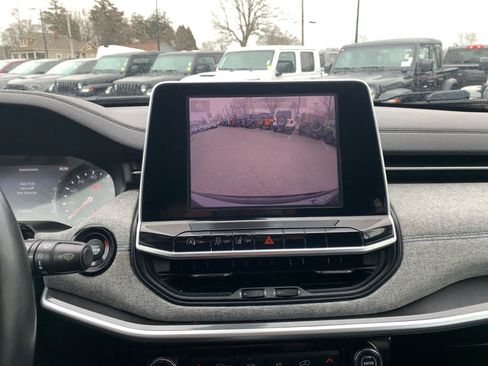 Used 2022 Jeep Compass Latitude w/ Convenience Group image 28