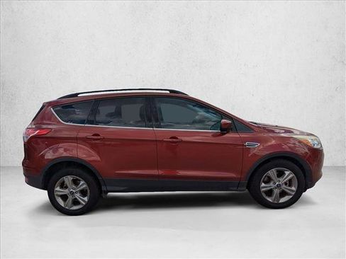Used 2016 Ford Escape SE w/ Equipment Group 201A image 4