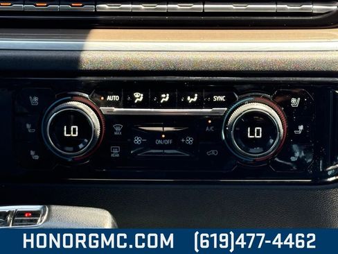 Used 2022 Chevrolet Silverado 1500 High Country image 32